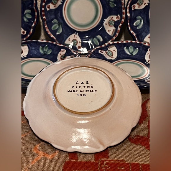 Vietri CAS Campagna Chicken Blue Border Red Dots 6" Bread Plate - Picture 7 of 9